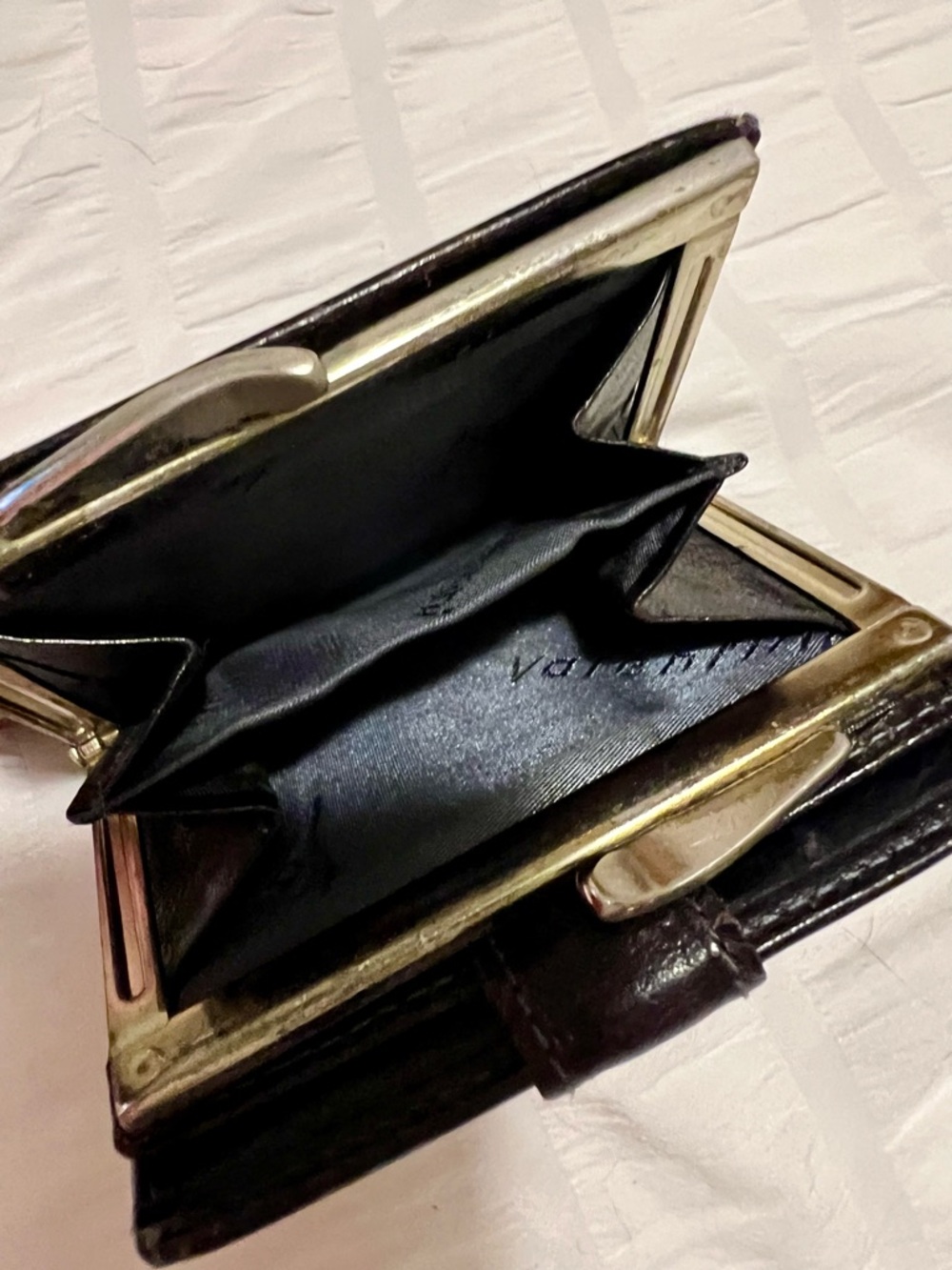 Vera Pelle Black Leather Snap Bifold Wallet - Picture 6 of 9